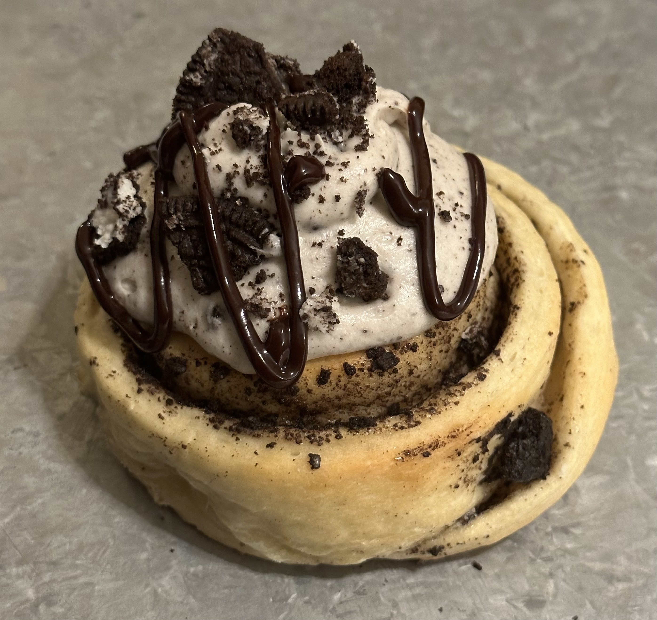 Cookies N Cream Sweet Roll 
