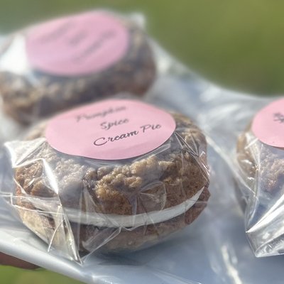 Pumpkin Spice Oatmeal Cream pie