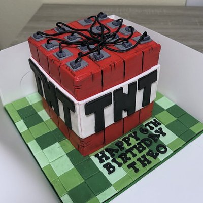 8" Square Cake (serves 30-35)