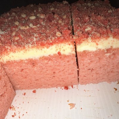 Strawberry Crumble Cake 