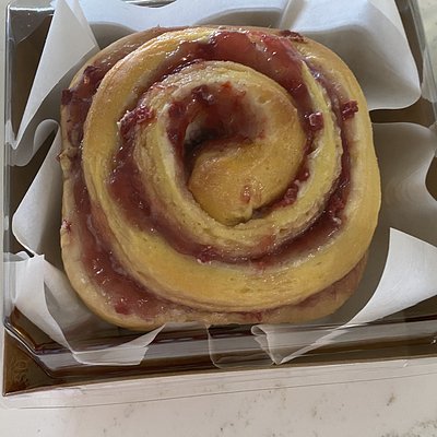 4ct Strawberry Sweet Roll 