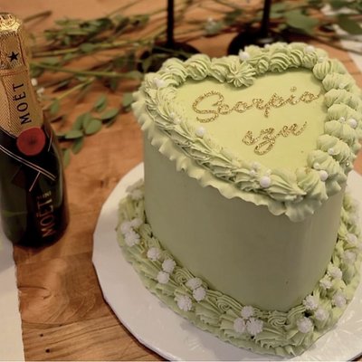 6 Inch Vintage Heart Cake 