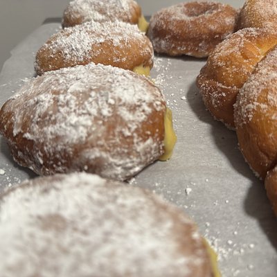 Vanilla Cream Filled Donuts 