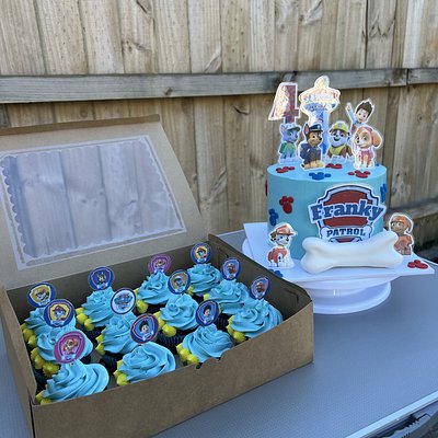 Buttercream Cakes + Cupcakes