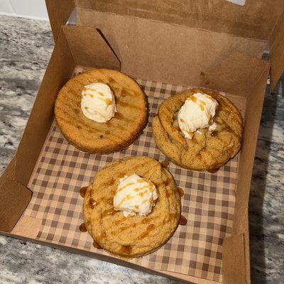 Honey Butter Cornbread Cookie