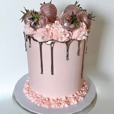 Signature Round Cake – 6” (3-Layer)