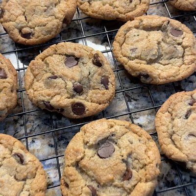 E’s Classic Chocolate Chip Cookies