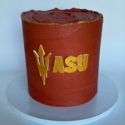 6” Tall Cake Feeds Up To 14
