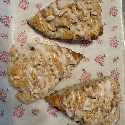 Almond Scones w/Icing - 4 ct