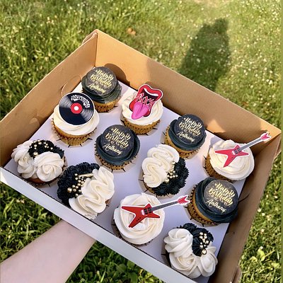 2 Dozen Custom Cupcakes 