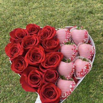 Roses + Berries 