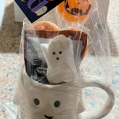 • 👻BOO" Gift Set👻