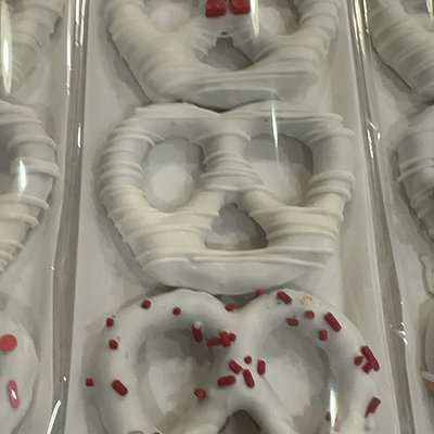 Pretzel Knots