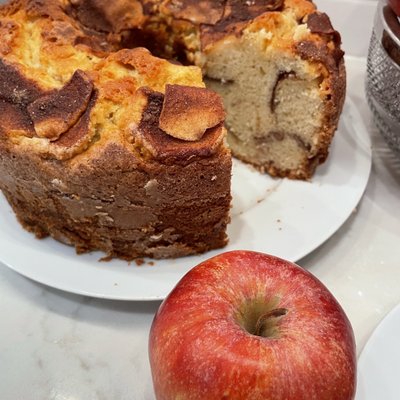 Old Fashioned Apple Cake