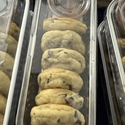 Mini Choc Chip Cookies W/Peanut Butter Choc Dip