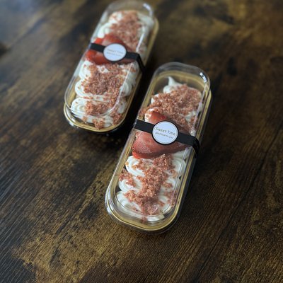 Strawberry Crunch Mini Cake