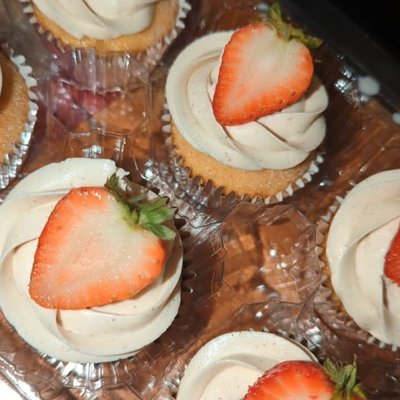 Tres Leches Cheesecake Cupcakes