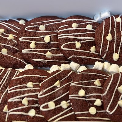 Red Velvet Cheesecake Cookies