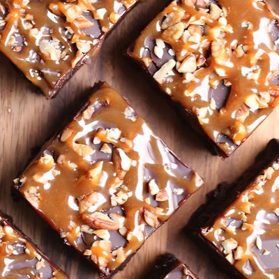 Turtle Fudge Brownies With Pecans And Caramel Drizzle 