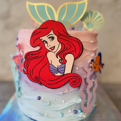 Round Custom Cakes