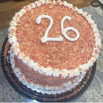 Strawberry Crunch Cake 