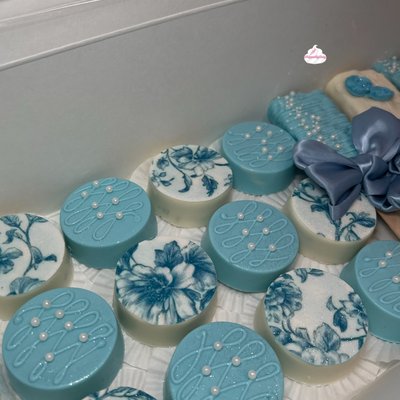 Custom Chocolate Covered Oreos