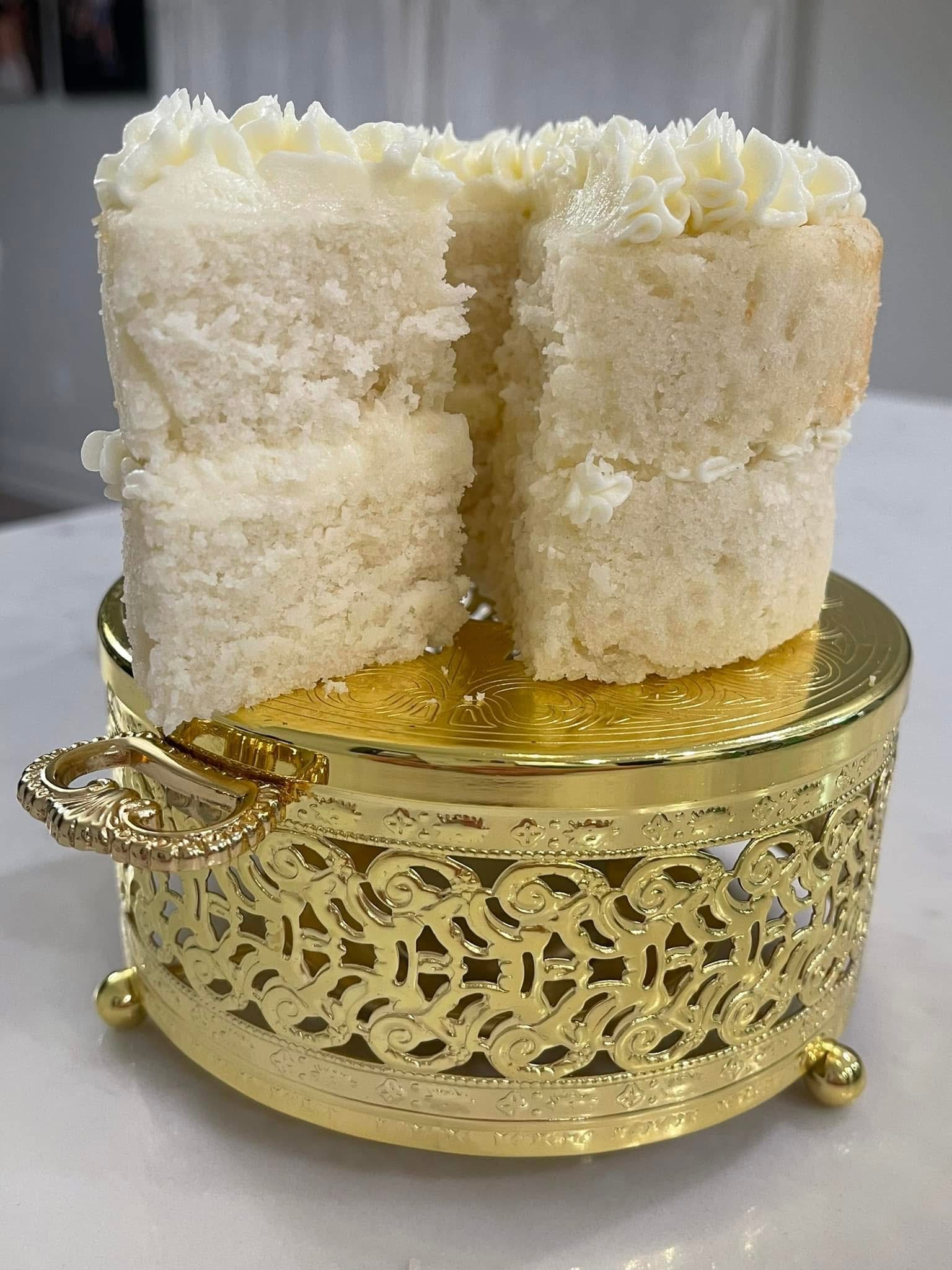 White Velvet Cake with Vanilla Buttercream 6”