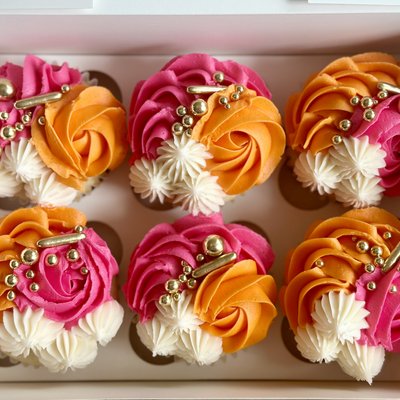 Buttercream Frosted Cupcakes 