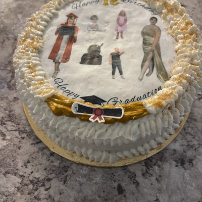  Graduation Image Red Velvet Cake