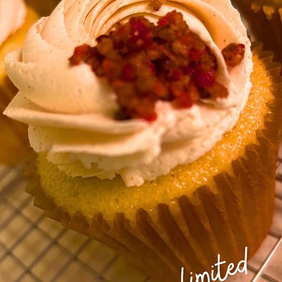 Maple Bacon Cupcakes