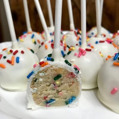 Cake Pops (1 Dozen)
