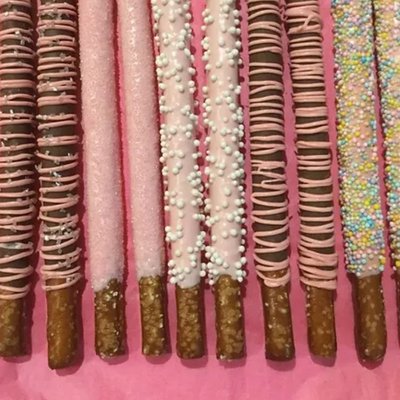 Chocolate Dipped Pretzel Rods