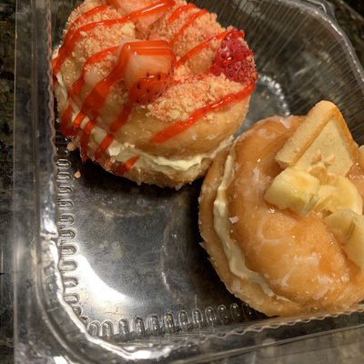 Cheesecake Stuffed Donuts