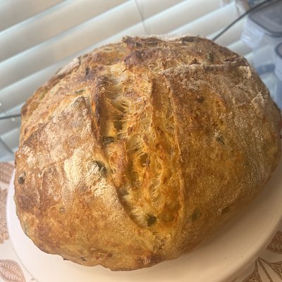 Round-Jalapeño & Cheddar Specialty Sourdough Bread