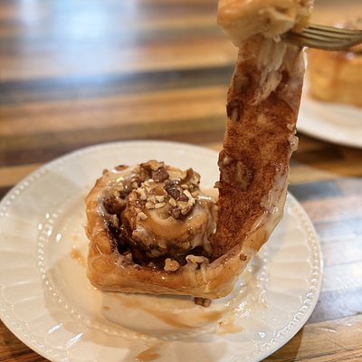 1/2 Dozen Caramel Pecan Rolls