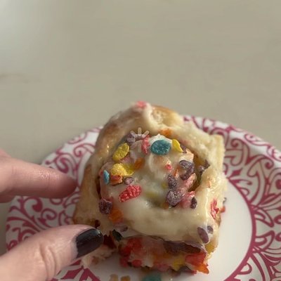 Fruity Pebbles Sweet Rolls