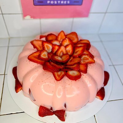 Tres Leches Strawberry Gelatin Bundt - Gelatina Sabor Fresa Tres Leches 