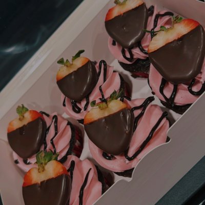 Chocolate Covered Strawberry Cupcake 