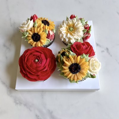 Box Of 4 Floral Cupcakes (Clear Box)