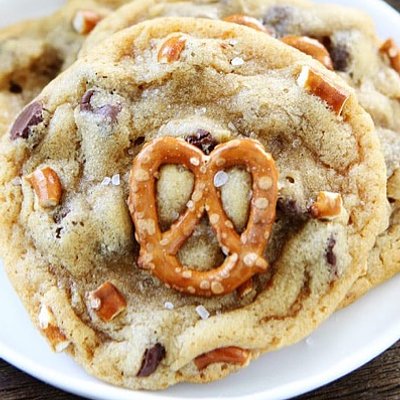 Salted Caramel Pretzel Cookies (24)