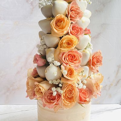 STRAWBERRY TOWER WITH CAKE BASE
