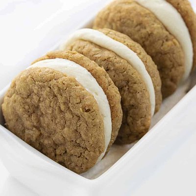 Oatmeal Creams (min 6)