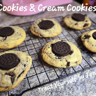 Jumbo Cookies & Cream Cookies