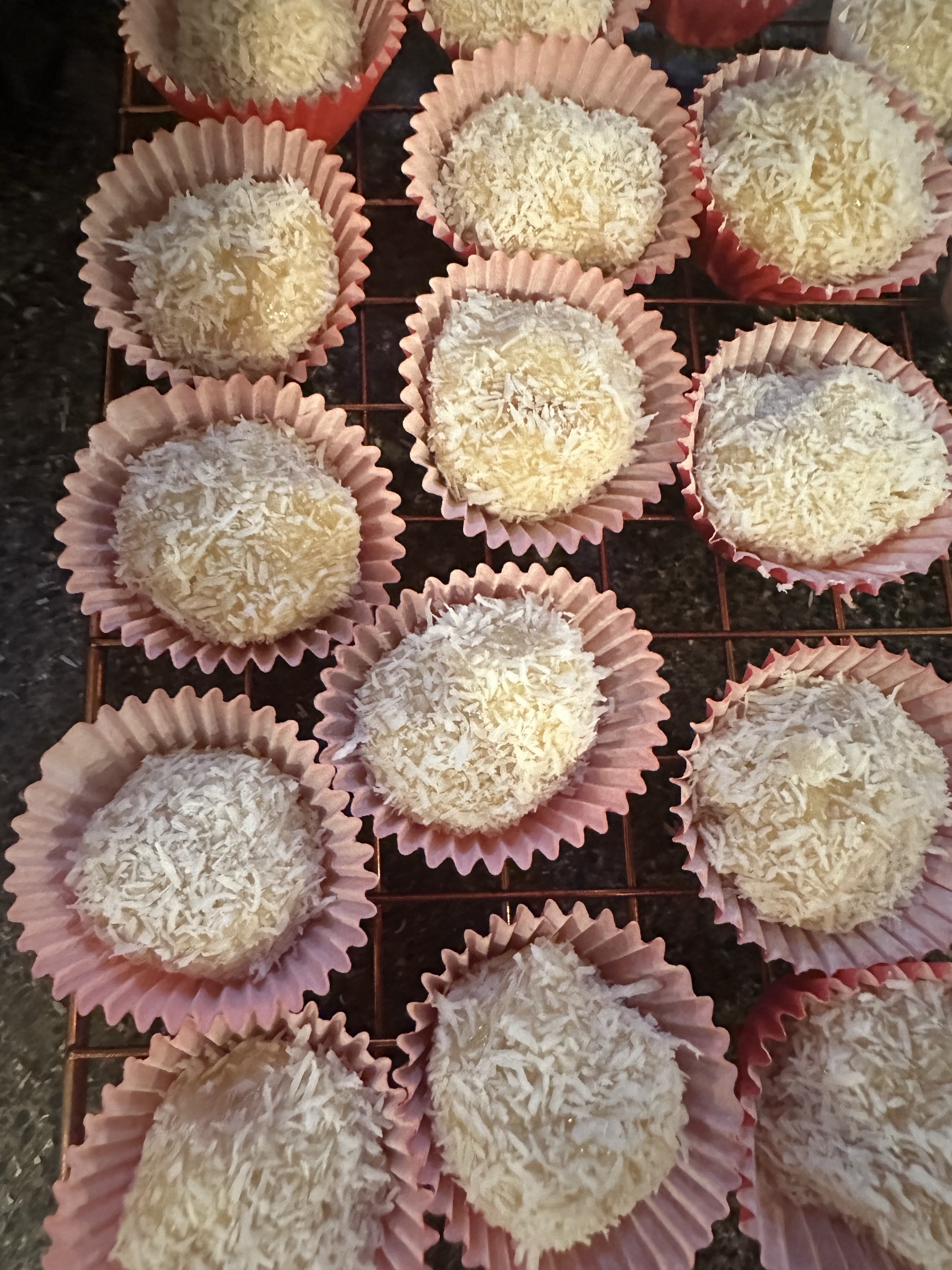 Beijinho Coconut Brigadeiro 8 Pack
