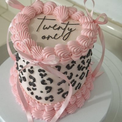 4 inch Cake