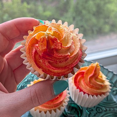 Bellini Cupcakes