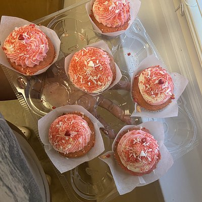 6 Cupcakes