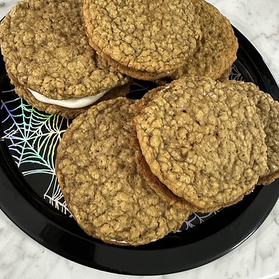 6 Oatmeal Cream Pies