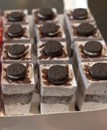 Oreo Cake Shooters with Ganache Drizzle 1 Dozen