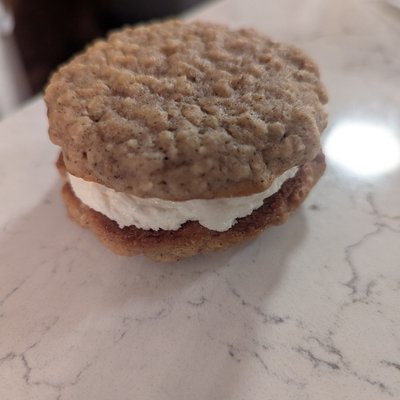 Oatmeal Cream Pie (6pk)